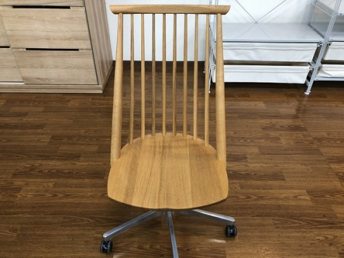 家具のデスクチェア