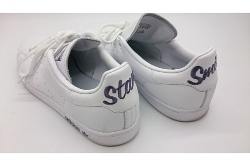 スニーカーのadidas