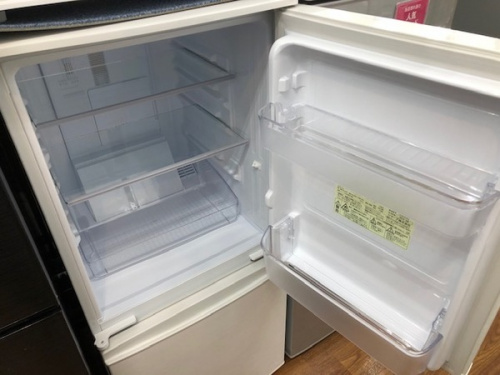 冷蔵庫の2ドア冷蔵庫