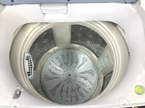 HITACHI