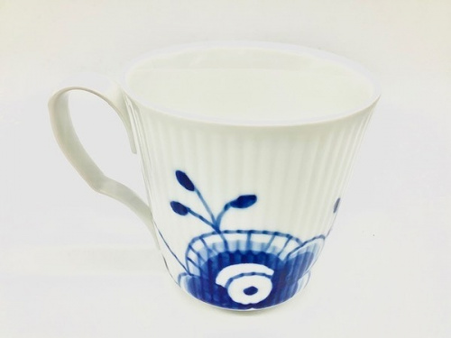 洋食器のカップ