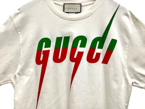 ブレードロゴTシャツのGUCCI
