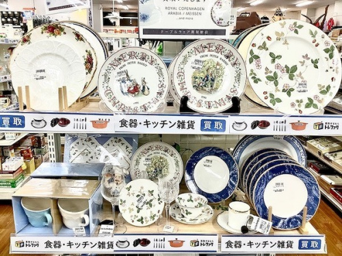 和食器のキッチン