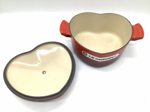 両手鍋のLE CREUSET