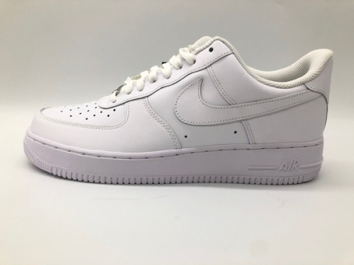 スニーカーのNIKE