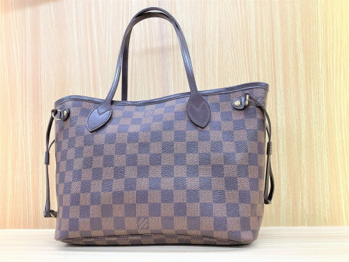 ブランドのLOUIS VUITTON ルイヴィトン