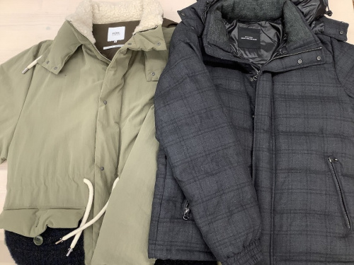 冬物洋服のダウン コート ニット シャツ