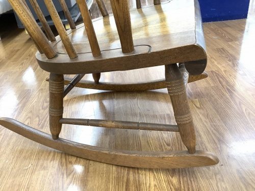 ロッキングチェアの中古家具　埼玉