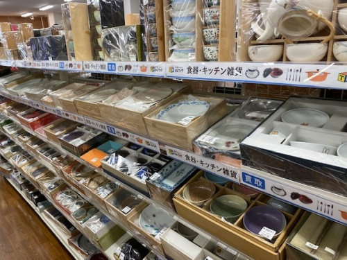 和食器のキッチン