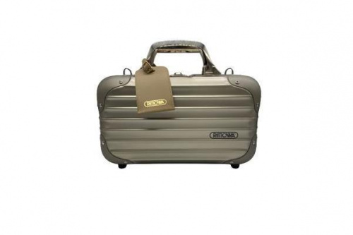 ブランド・ラグジュアリーのリモワ　RIMOWA