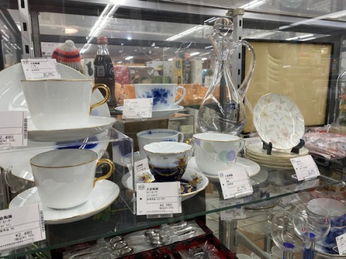 和食器のキッチン