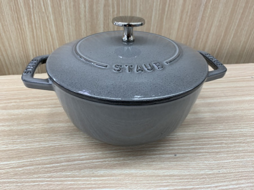 キッチン雑貨のSTAUB