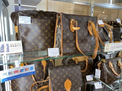 ブランド・ラグジュアリーのLOUIS VUITTON