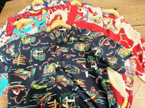 メンズファッションのアロハシャツ