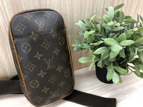 ブランド・ラグジュアリーのLOUIS VUITTON