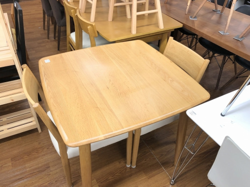 家具のダイニング