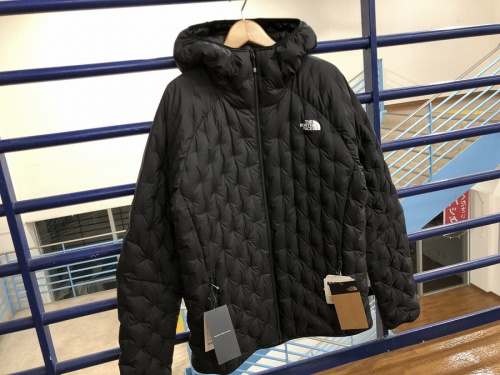 アウトドア用品のアウトドアウェア