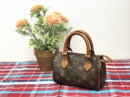 ブランド・ラグジュアリーのLOUIS VUITTON