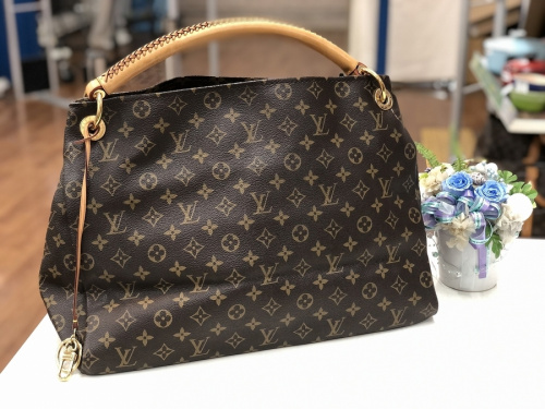 ブランド・ラグジュアリーのLOUIS VUITTON