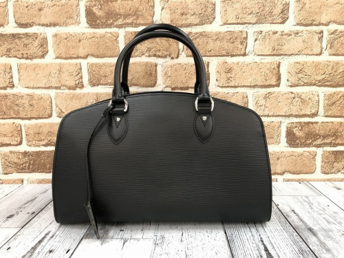 ブランド・ラグジュアリーのLOUIS VUITTON