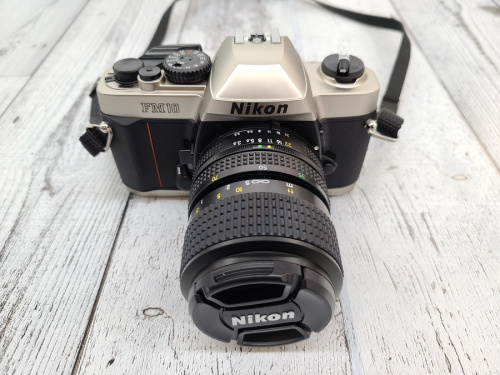 フィルムカメラの一眼レフカメラ