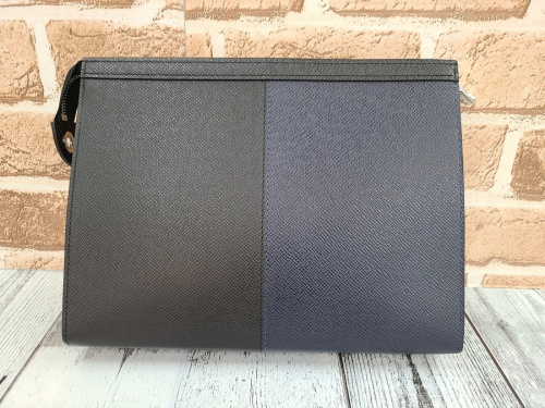 クラッチバッグのLOUIS VUITTON