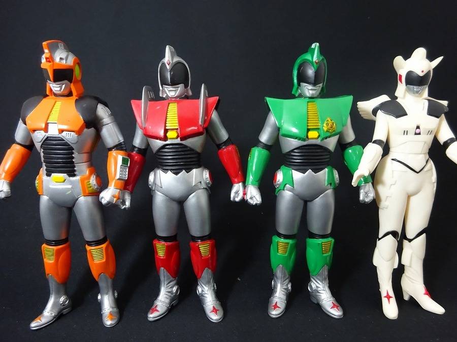 ソフビ人形大量入荷！ウルトラな品揃えがございます！｜2016年10月20日