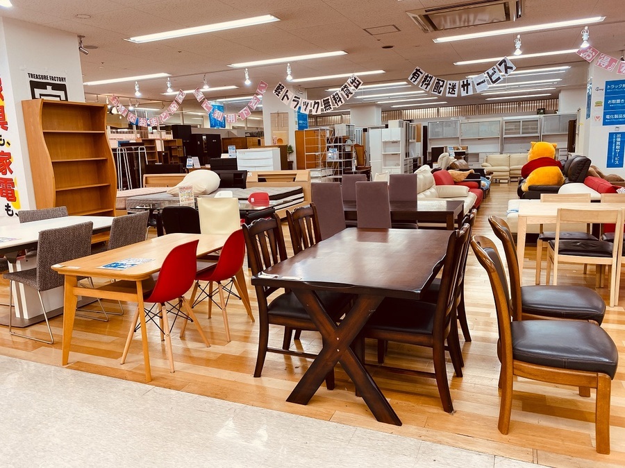 【トレファク ラパーク岸和田店】アンティーク調アームチェア 入荷しました。 18世紀にタイムスリップ!?ロココ調のデスク＆チェア入荷。【岸和田店