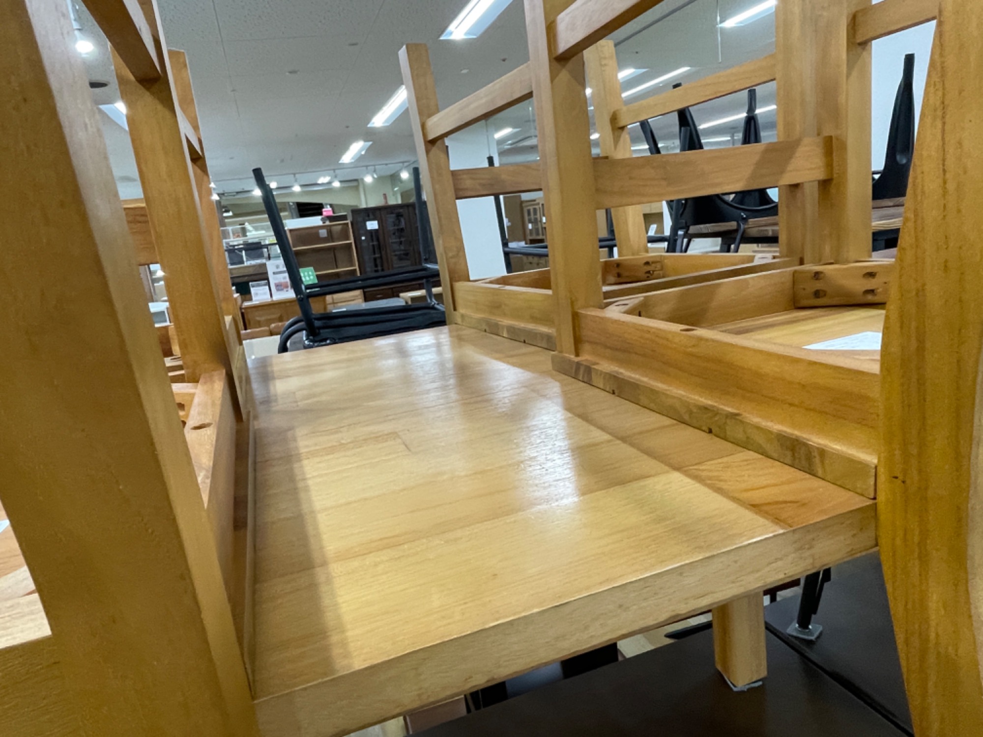家具最大展示中！】オススメのリビングダイニングセットを3点ご紹介 