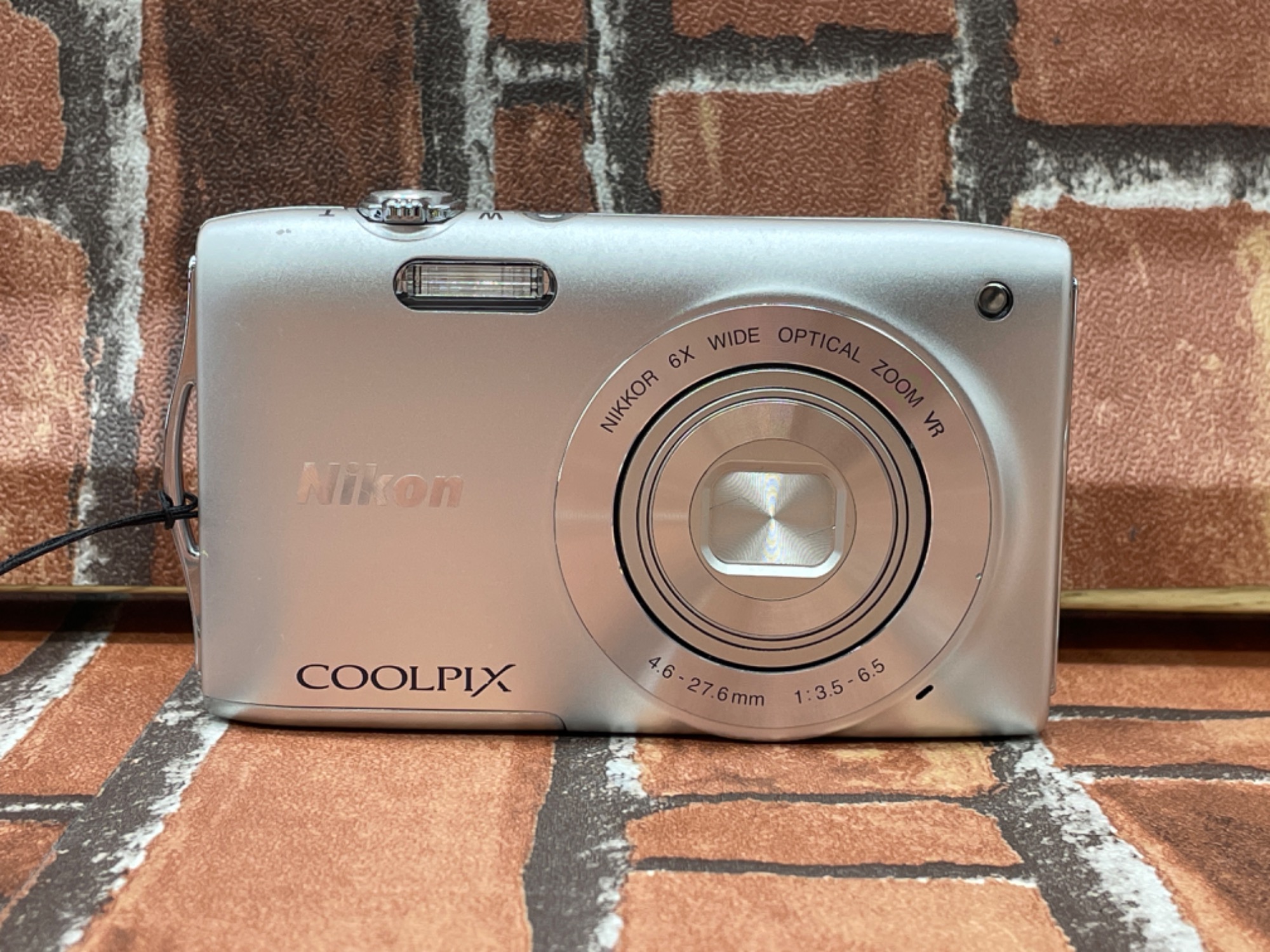 カメラ買取】Nikon COOLPIX コンパクトデジタルカメラ を 2台 ご