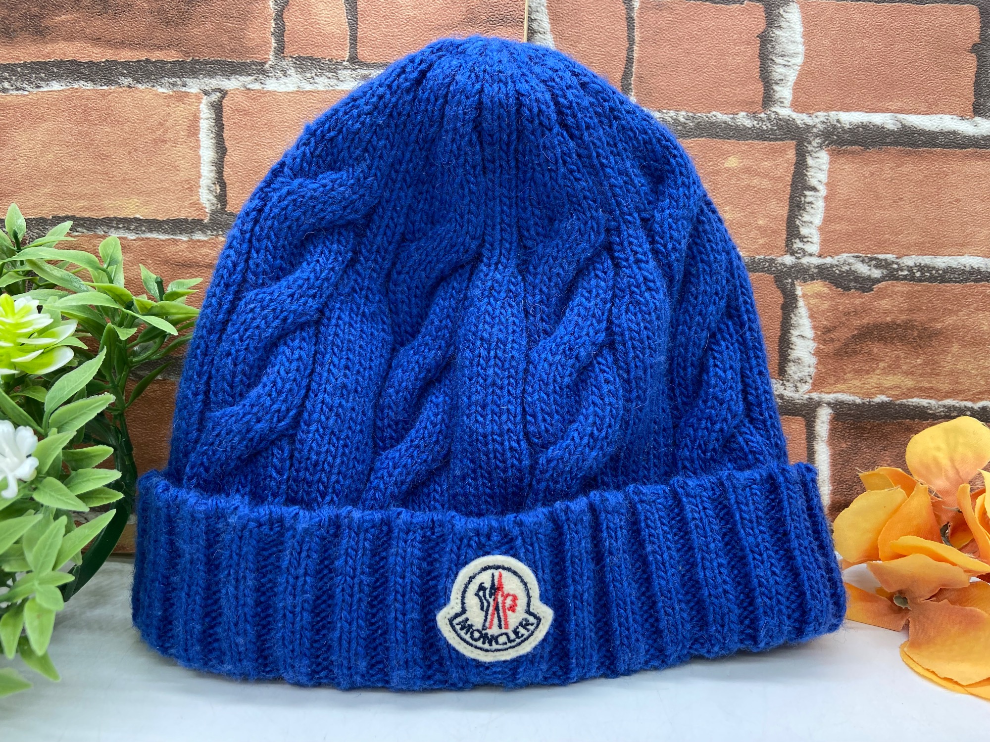 MONCLER(モンクレール) BERRETTO ニット帽 ブルーのご紹介です