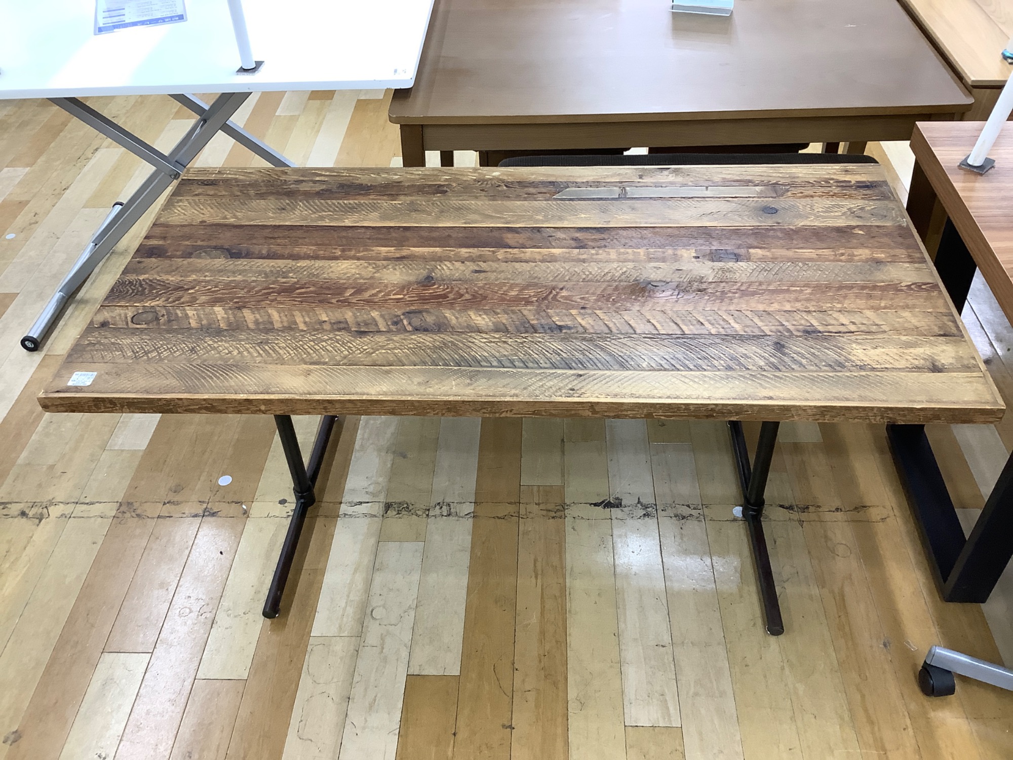 ☆家具最大展示中☆】当店オススメ！ダイニングテーブルをご紹介