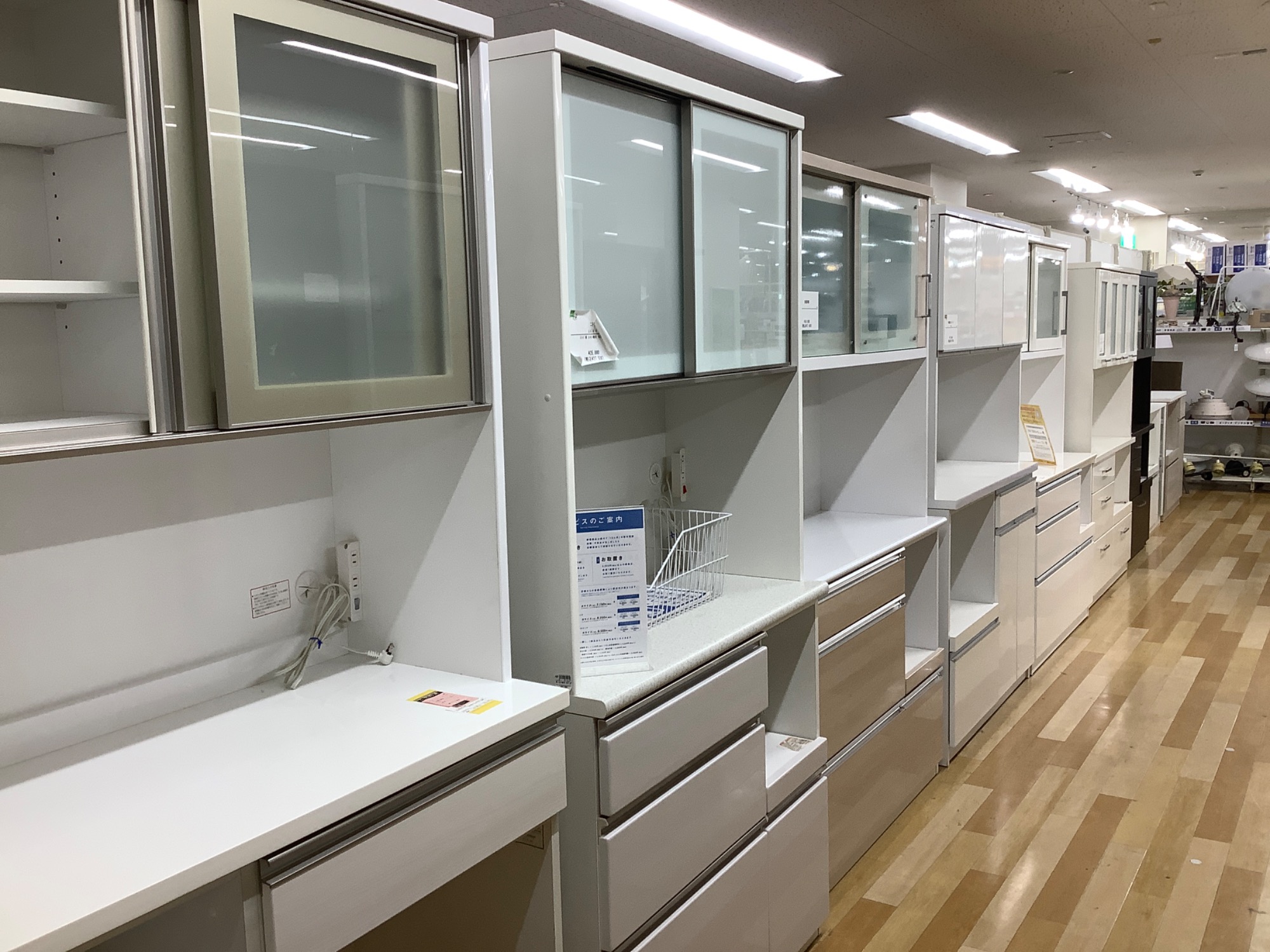 ☆家具最大展示中☆】当店オススメ！ダイニングテーブルをご紹介
