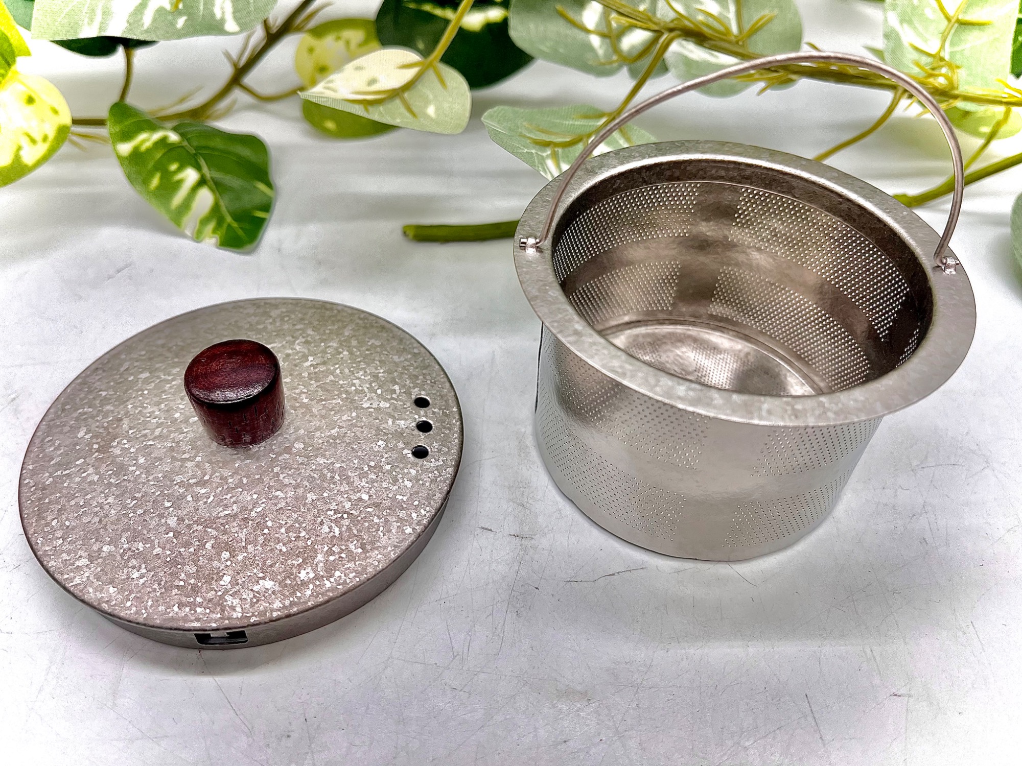 ブランド食器買取強化！】SILVERANTのCeystalised Titanium Tea potの