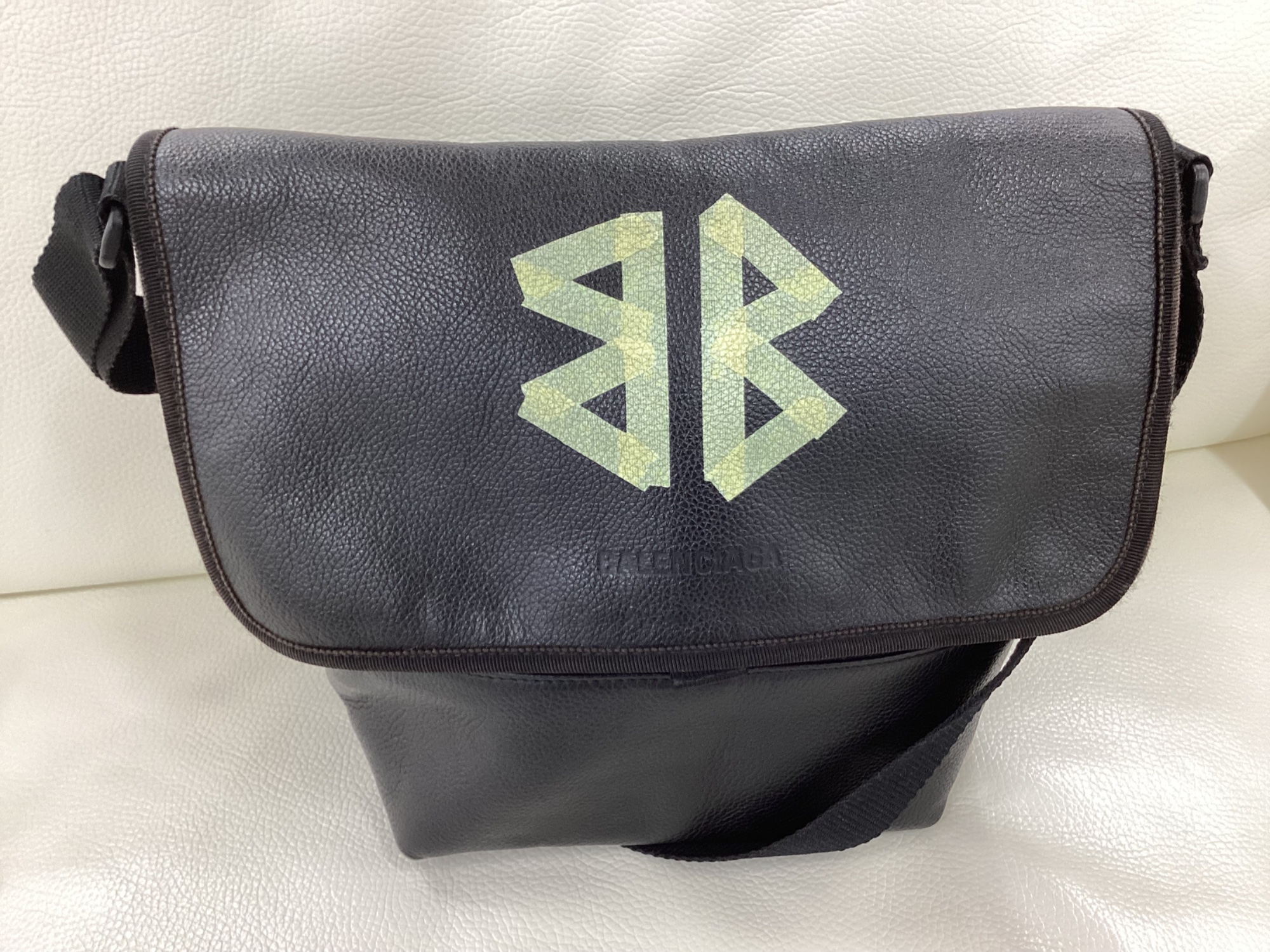 ブランド品 買取-】BALENCIAGA EXPLORERメッセンジャー メッセンジャー