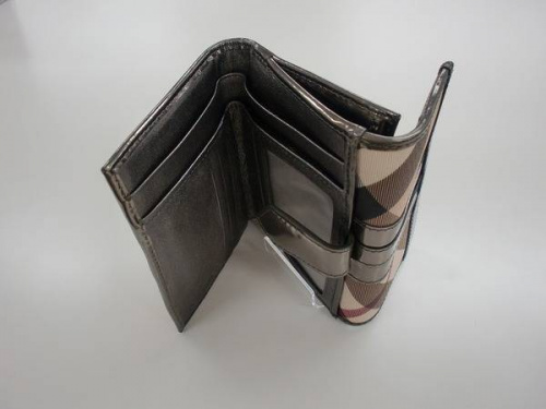 バーバリー(BURBERRY)の財布