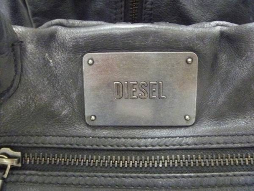 バッグのディーゼル（DIESEL）