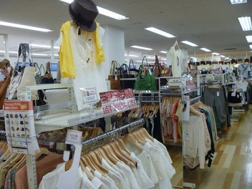 レディースファッションのシャツ