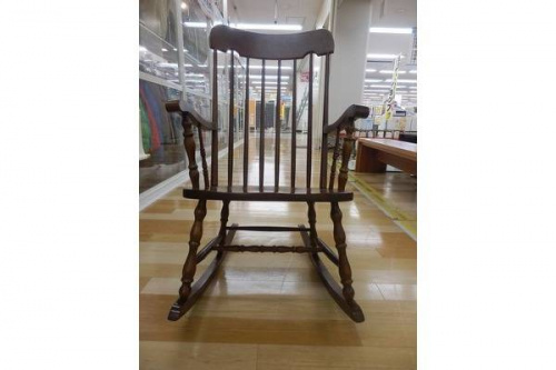 ロッキングチェアの岸和田ブランド家具
