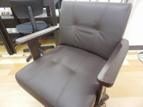 ダイニングセットの岸和田家具