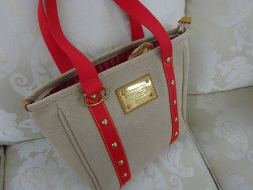 ブランド・ラグジュアリーのルイヴィトン（LOUIS VUITTON）