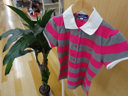 レディースファッションのシャツ