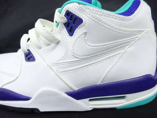 ナイキ（NIKE）の関西