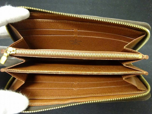 財布の関西　LOUIS VUITTON