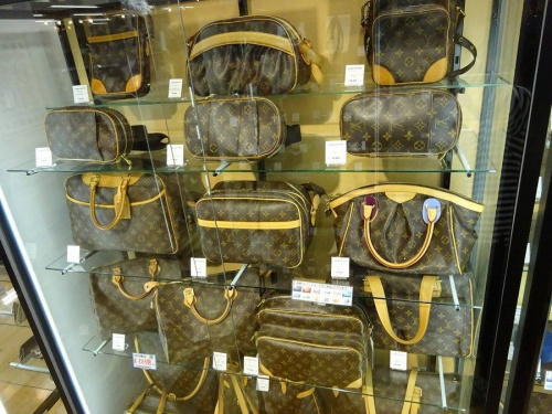 関西　LOUIS VUITTONの岸和田店最新情報