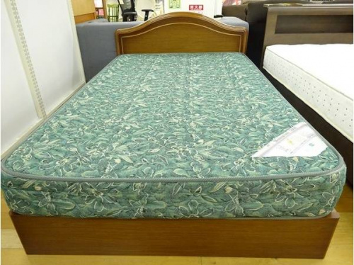 ベッドの岸和田　家具