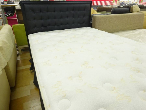 ベッドの岸和田　ベッド