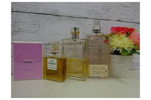 レディースファッションの岸和田　香水