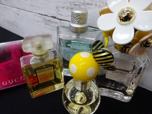 ブランド・ラグジュアリーの岸和田　香水