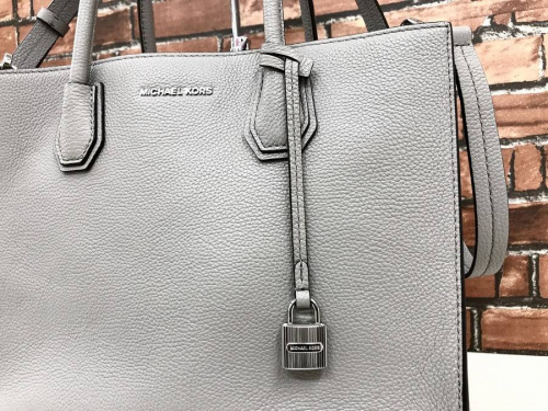 バッグのMICHAEL KORS